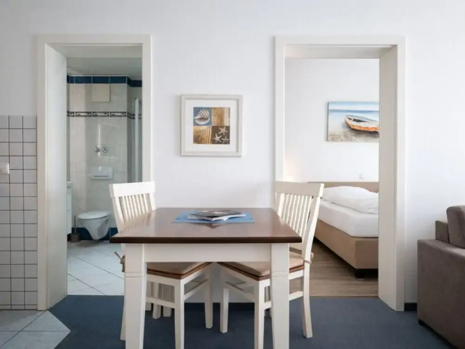 Hoppe 2 Modern Retreat