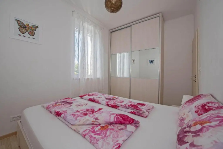 Hostrinus apartment