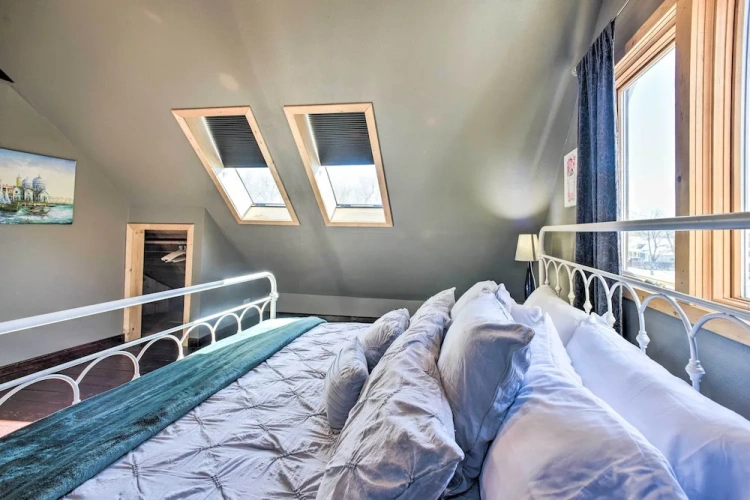 4 Bedrooms Cottage
