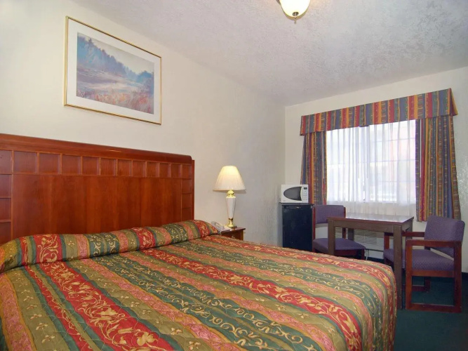American Inn & Suites