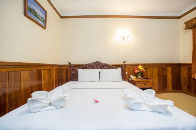 Banan Hotel Over view