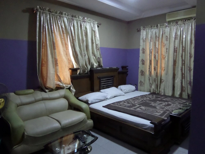 De Love Hotel