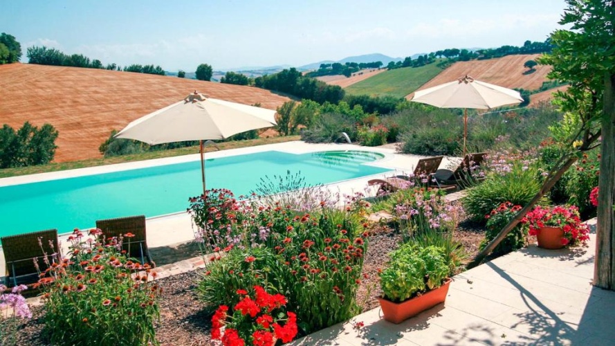 5 Bedrooms Villa