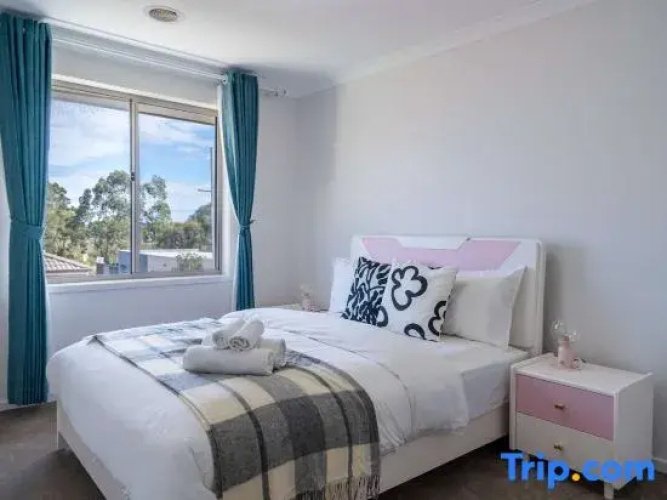 Spacious 4B House in PointCook
