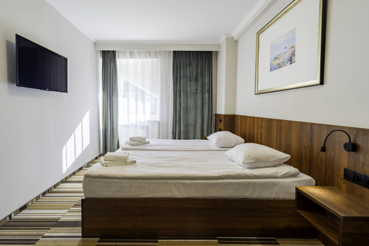 Hit Hotel