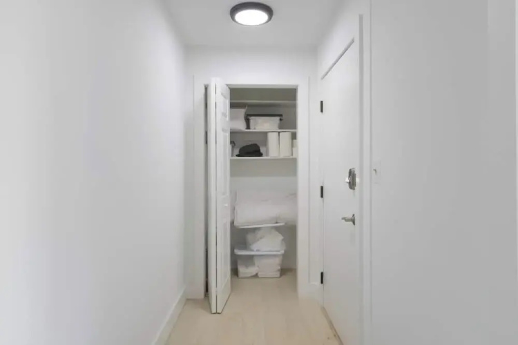 4206 Washington Blvd Condos