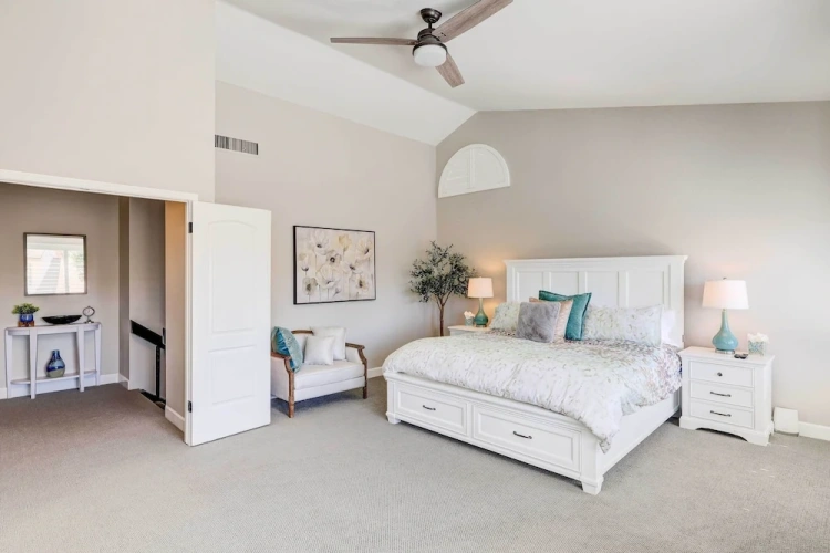 4 Bedrooms Cottage