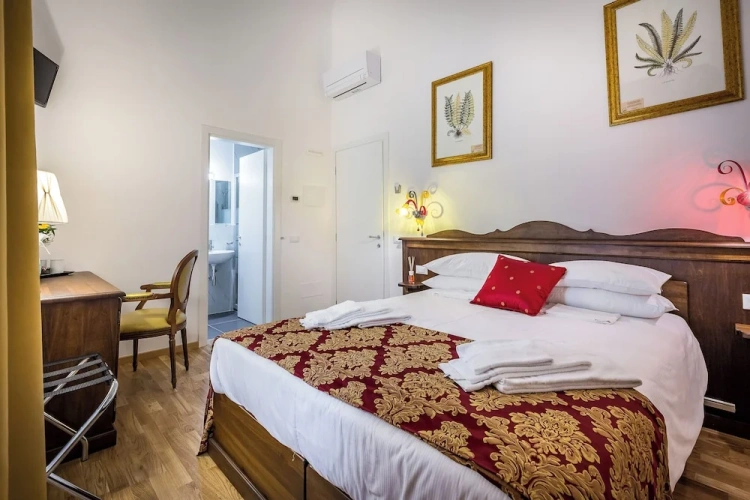 Standard Double room with courtyard view