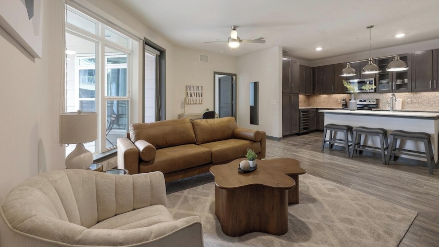 2 Bedrooms Apartment