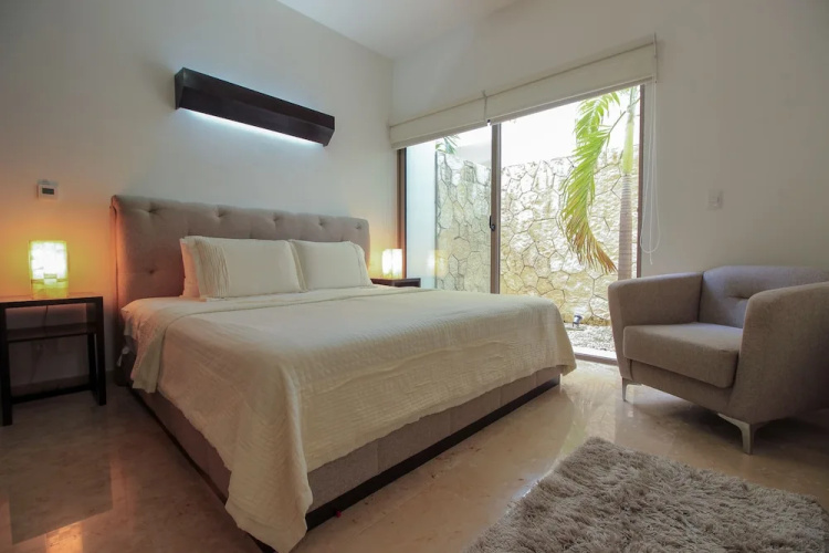 Stunning Studio with Jacuzzi on Terrace by olahola