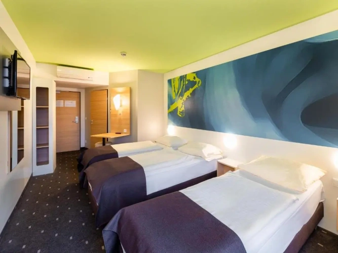 Triple room