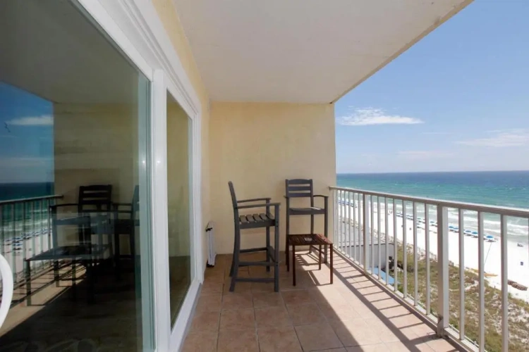 1 Bedroom Apartment with sea view