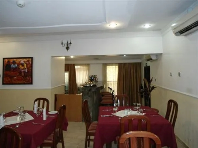 Bec Suites
