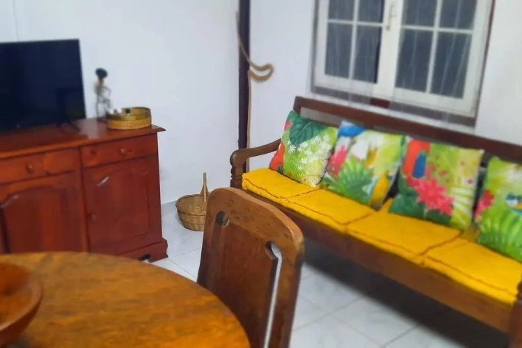 2 Bedrooms Cottage