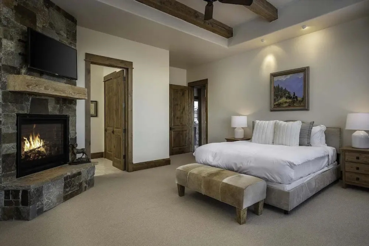 30 Spur Road 6 Bedroom Home by Moonlight Basin Lodging