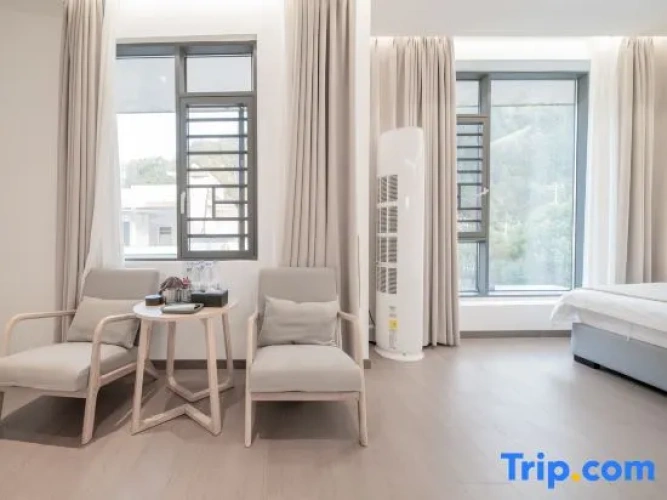 Standard Twin room with balcony