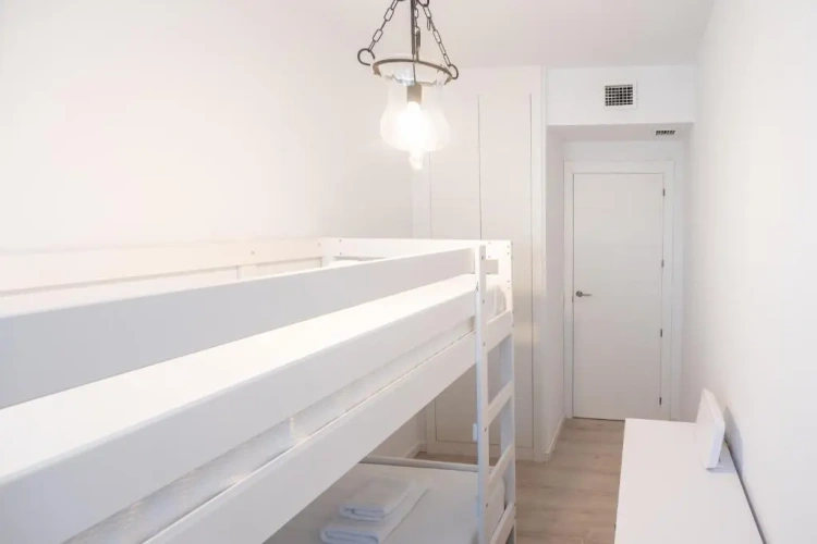 3 Bedrooms Apartment