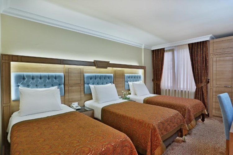Triple room