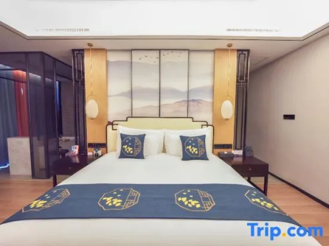 Deluxe Double Suite with river view