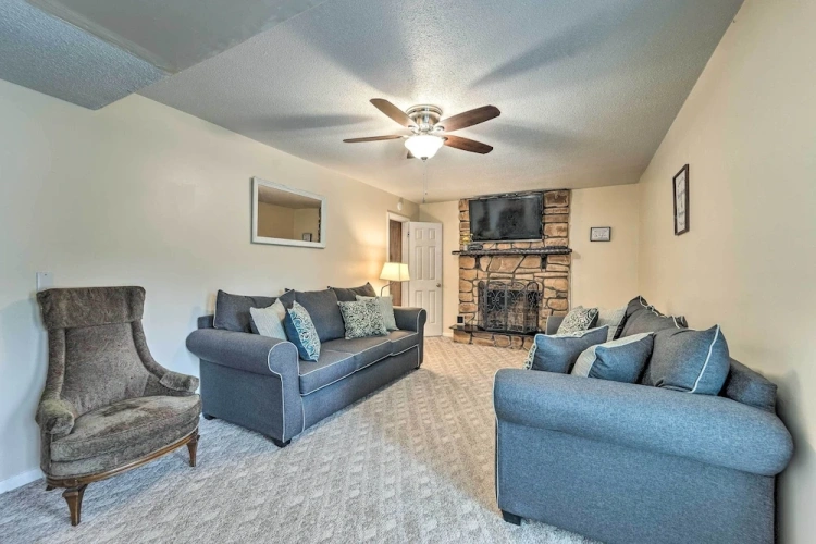 4 Bedrooms Cottage