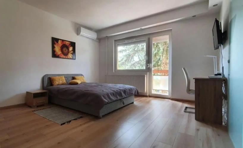 3 Bedrooms Apartment
