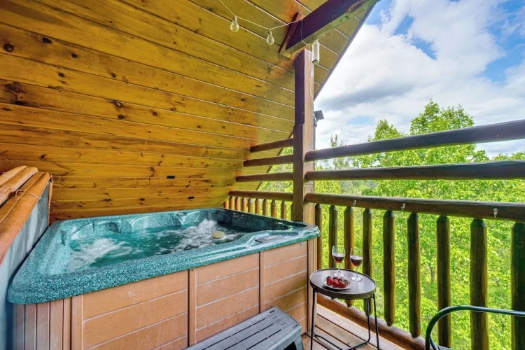 3 Bedrooms Cottage with balcony