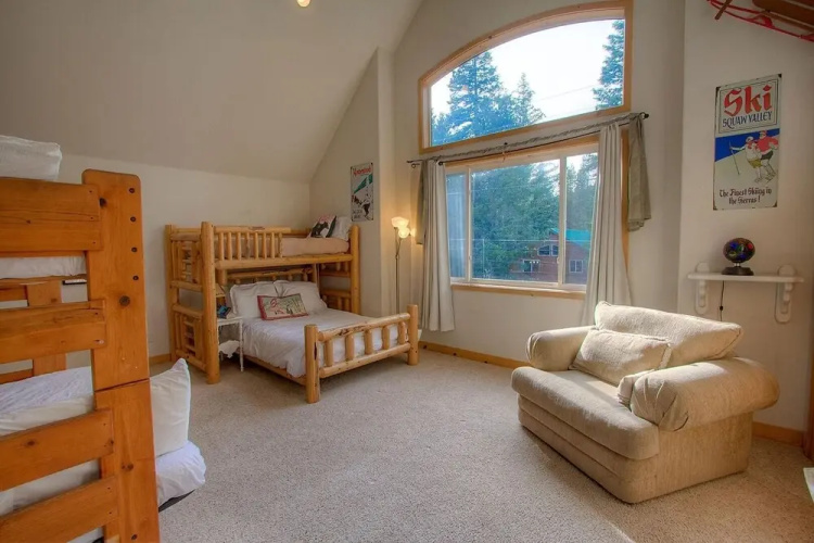 Knotty Pine Retreat 3 Bedroom Home