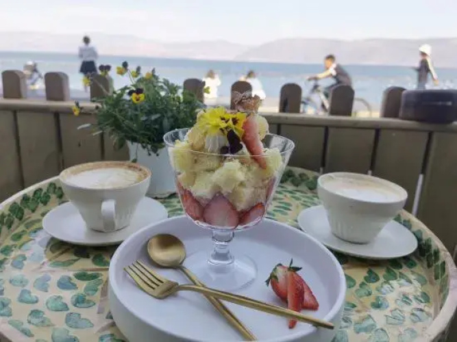 Puyue Lake-view Holiday Hotel(大理双廊半岛璞月海景度假酒店)