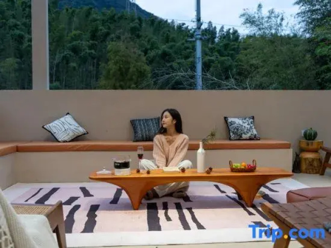 Fuyao Wild Luxury · Designer Pool Resort