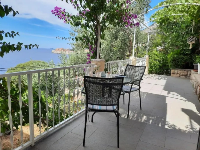 1 Bedroom Apartment with sea view