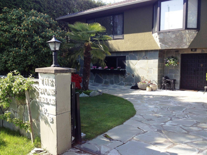 The Stone Hedge B&B