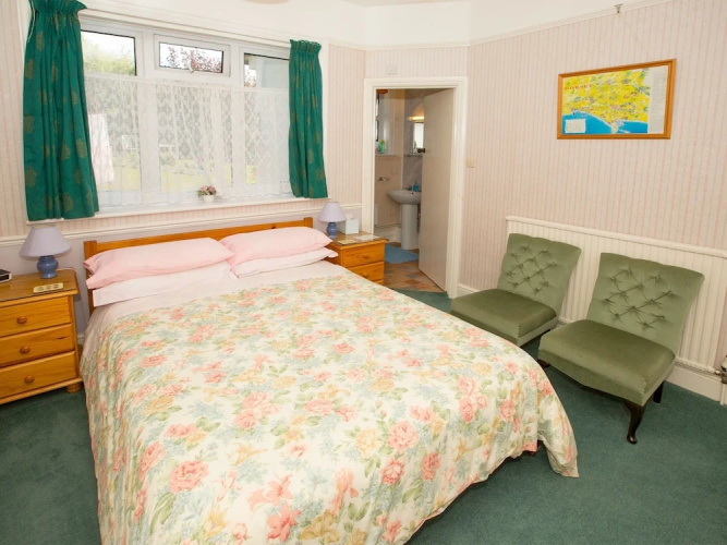 Eypeleaze B & B