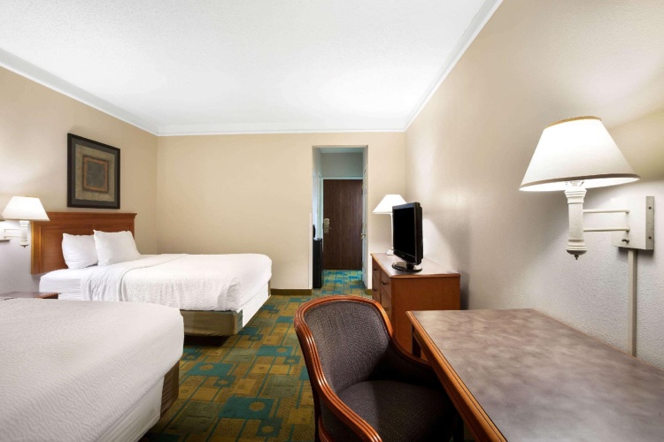 Deluxe Quadruple room