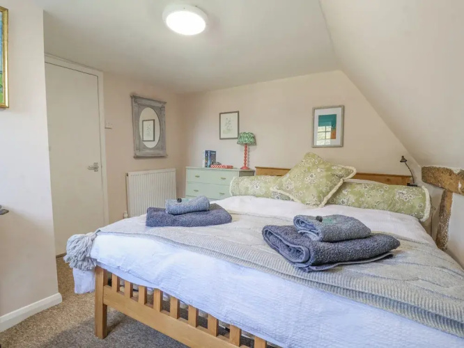 3 The Almshouse