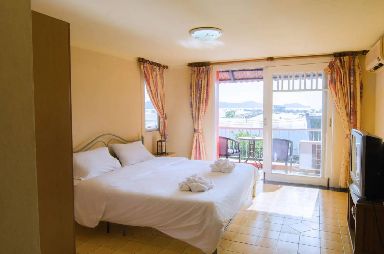 Anda Orange Pier Guesthouse