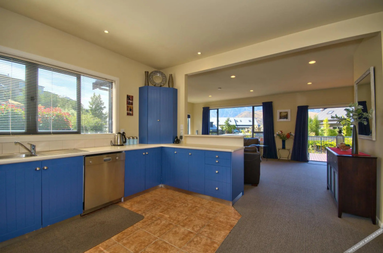 2 Goldleaf Hill