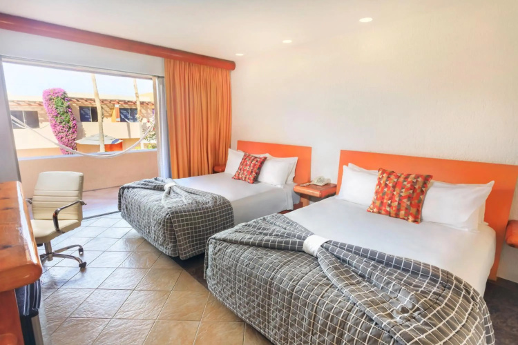 Los Patios Hotel