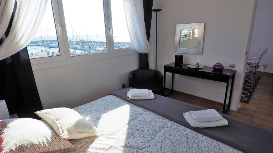 Cristina Port & Beach - Apartment