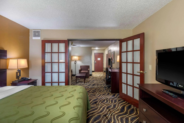 Quality Suites Addison - Dallas