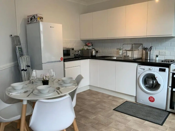 2 Bedrooms Apartment