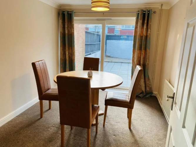 Farnham 3 Bed House