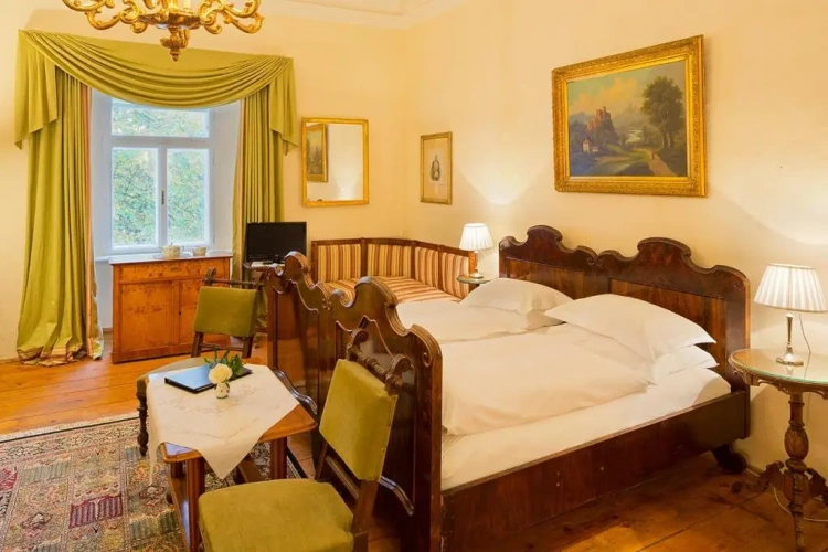 2 Bedrooms Twin Family Suite