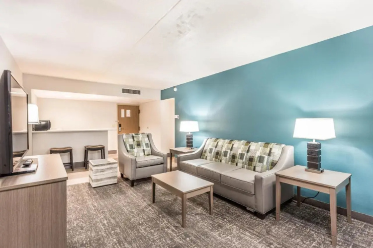 EverSpring Inn & Suites Marshall