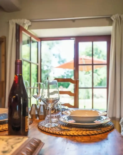 2 Bedrooms Classic Cottage with garden view