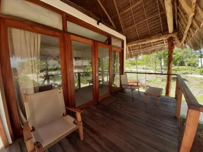 Jaribu Beach Hotel
