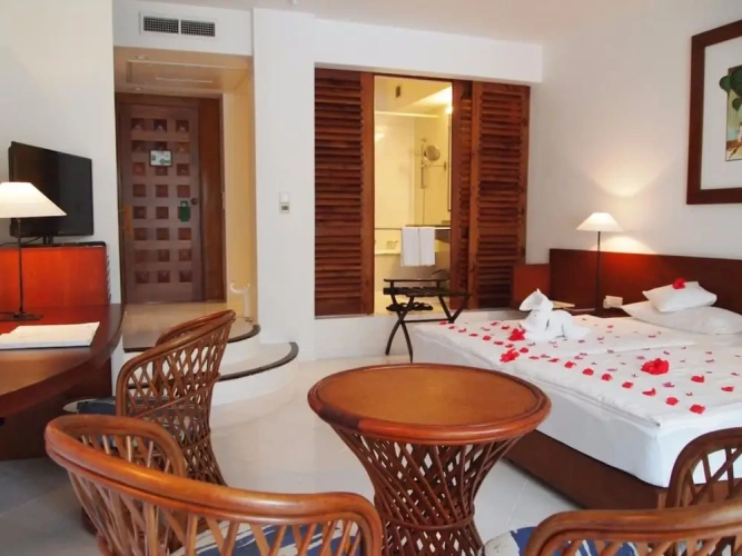 Comfort room with balcony
