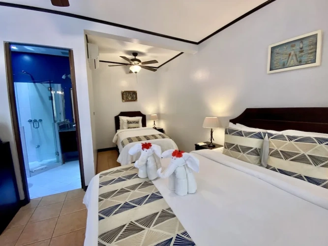 Standard Triple room with garden view