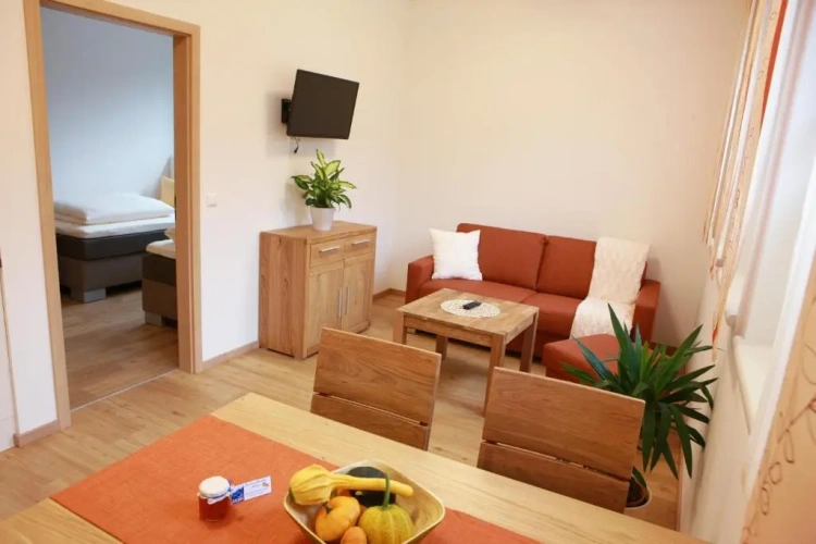 2 Bedrooms Apartment with garden view