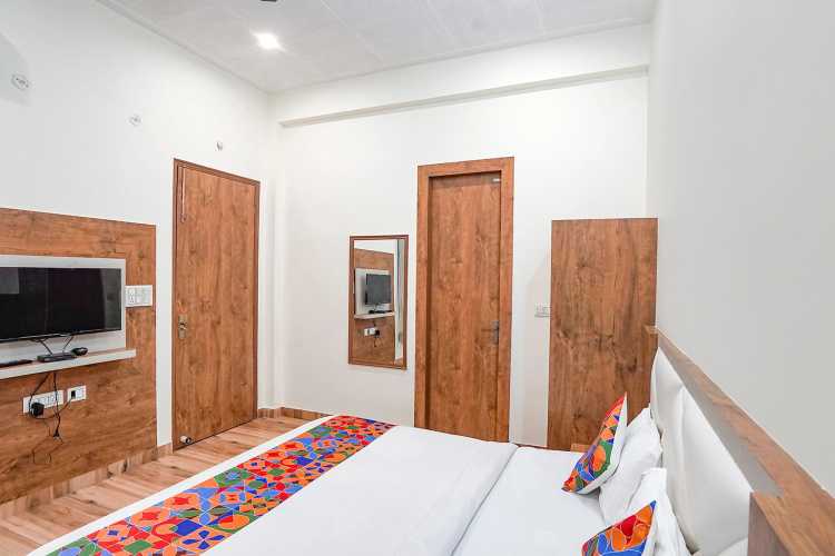 Fabhotel Sirtaj Suites