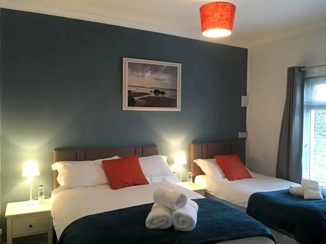 Standard Triple room
